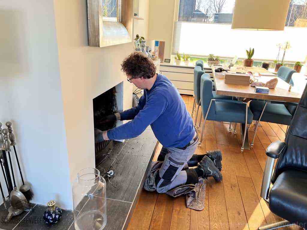 Schouwveger Deventer kleed schoorsteenreiniger Schouwveger Deventer kleed schoorsteenreiniger